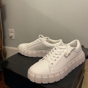 Faux Leather Chunky Cleat Sole Lace Up Sneaker